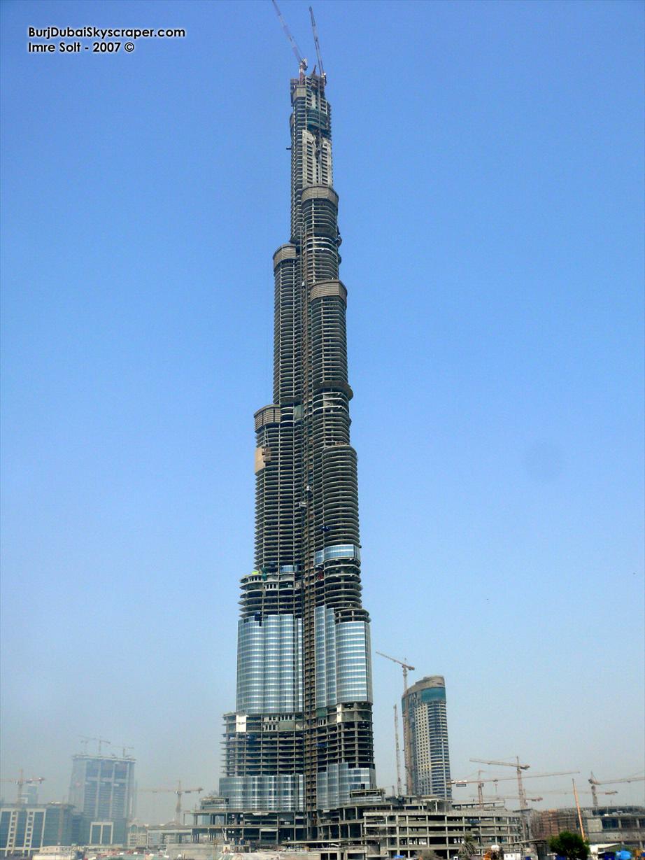 Самый высокий дом на земле. Небоскрёб Бурдж-Халифа в Дубае. Самый большой небоскрёб в мире высота. Самый самый самый самый высокий небоскреб в мире. Высокая башня.